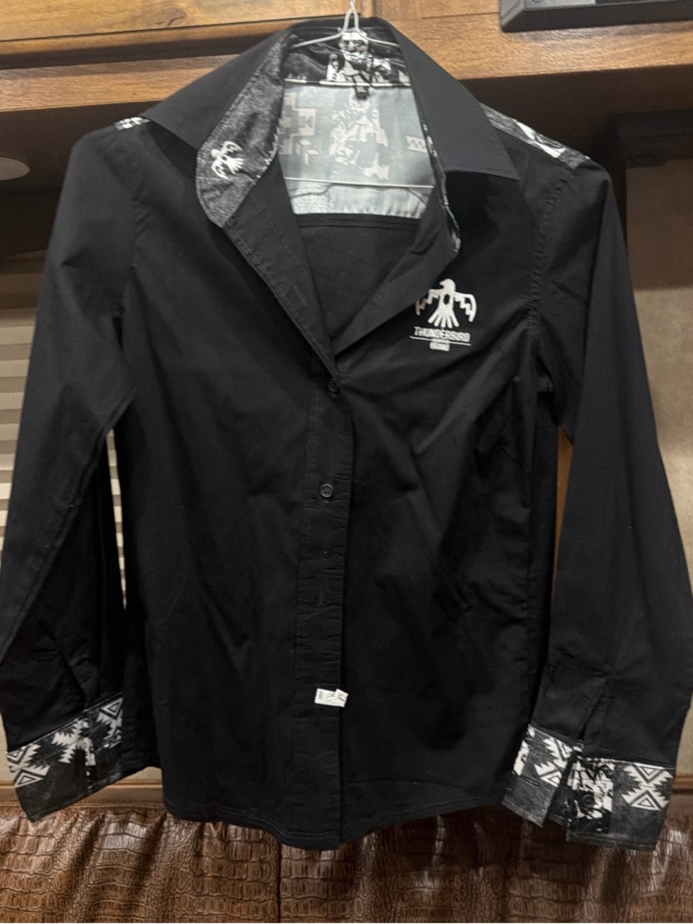 Black Women's Button-Down Shirt with Contrasting Trim - The Classic Look